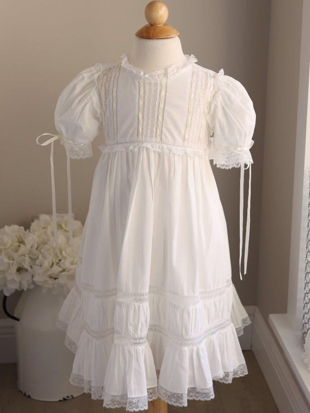 White Heirloom Dress Lace Inlays Satin Ribbon Flower Girl Special Occasion NWT